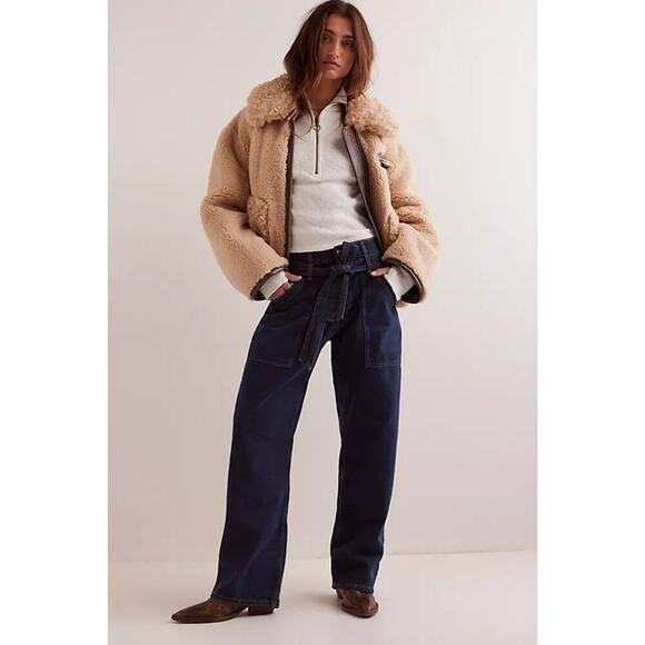 NWT Free People We The Free Blue Jay Belted Boyfriend Jeans Size 28 Dark Wash - Picture 1 of 10